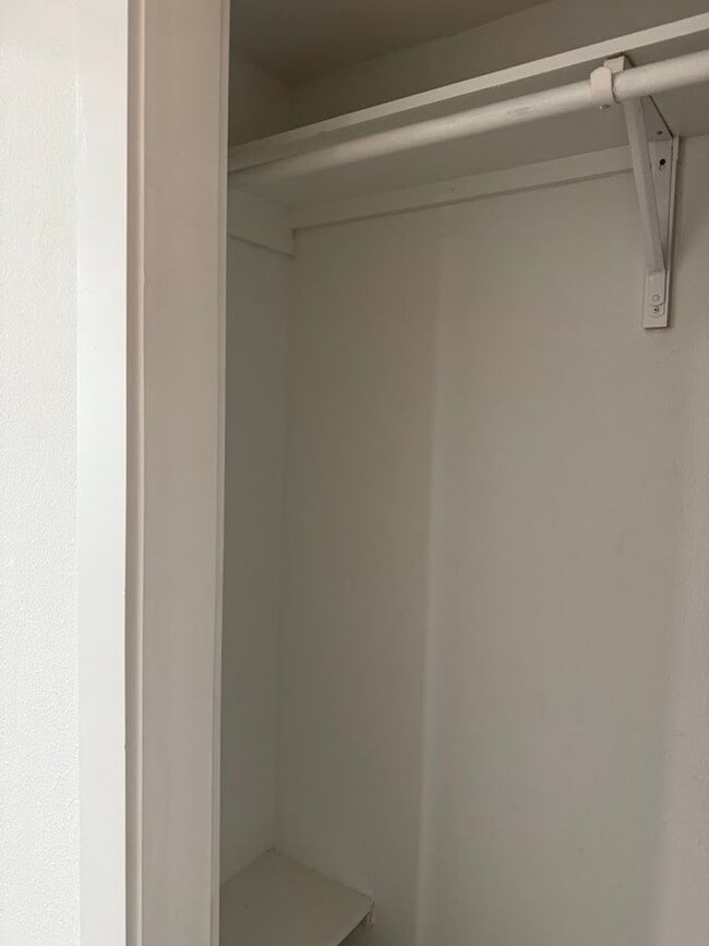 Building Photo - Remodeled Private San Pedro Square Studio