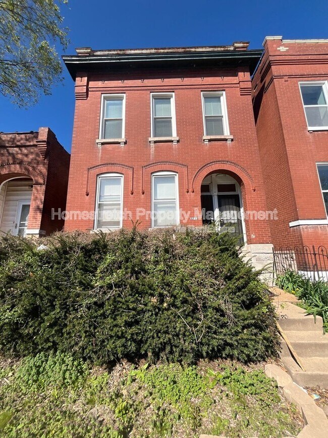 Primary Photo - 3233 Oregon Ave
