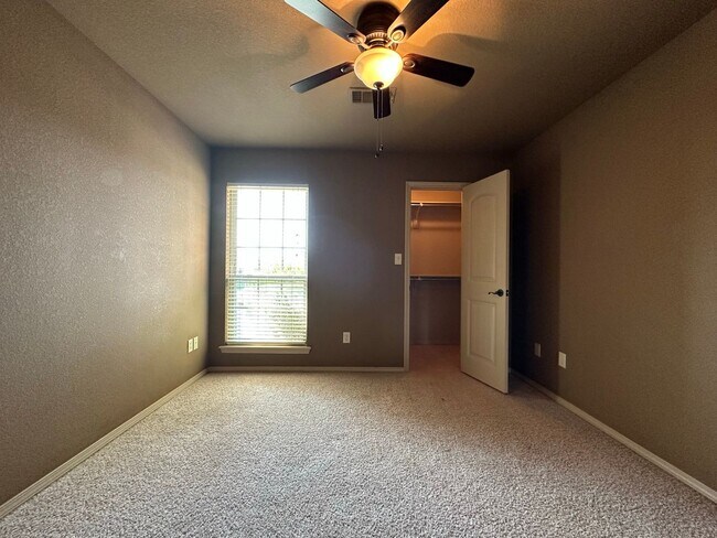 Building Photo - Spacious Elegance: Your Dream 3 Bed, 2 Bath Home with a Cozy Fireplace and 2-Car Garage!