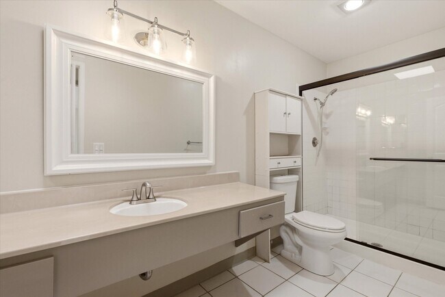 Building Photo - 450 N Civic Dr