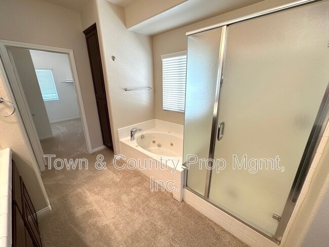 Building Photo - 9360 Alderwood Dr