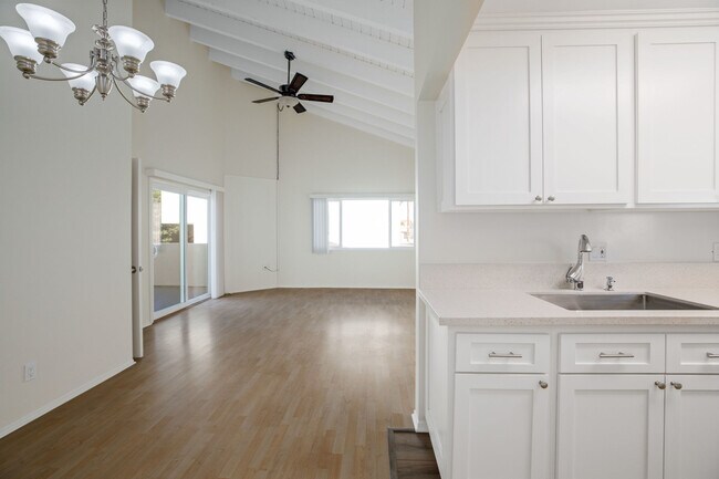 Building Photo - 1916 Clark Ln