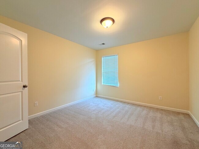 Building Photo - 18 Everett Cir SE