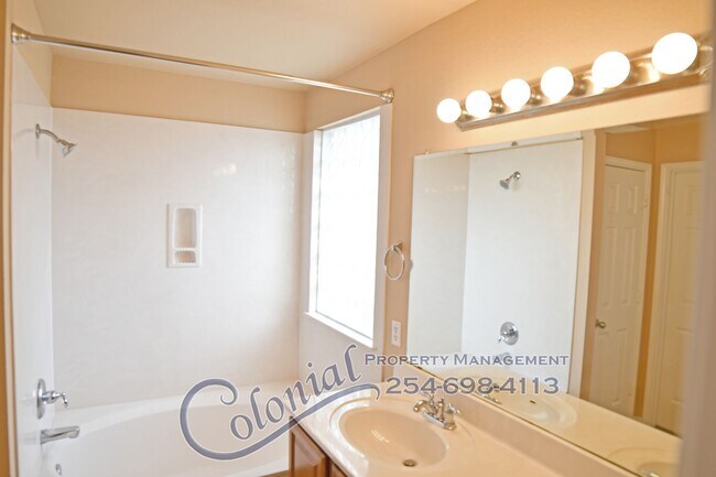 Building Photo - AVAILABLE SOON!