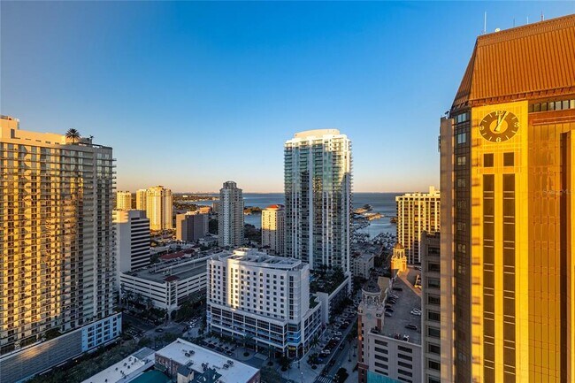 Building Photo - 275 1st Ave S