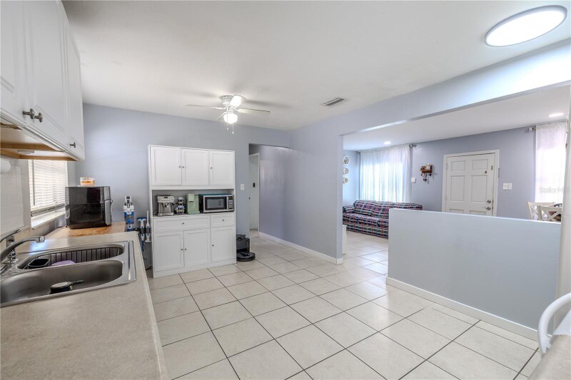 Building Photo - 4210 E Sandalwood Cir S