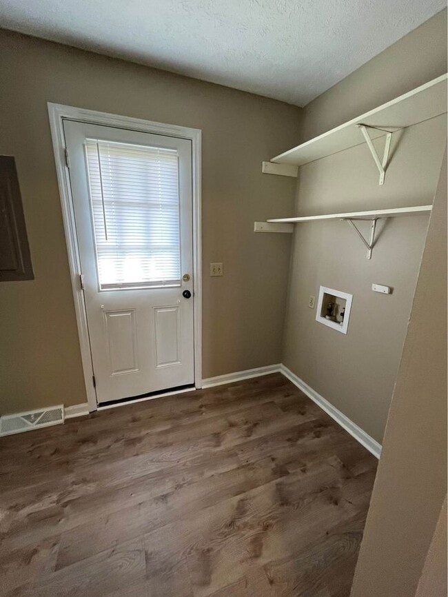 Building Photo - 302 Madison Hills Blvd