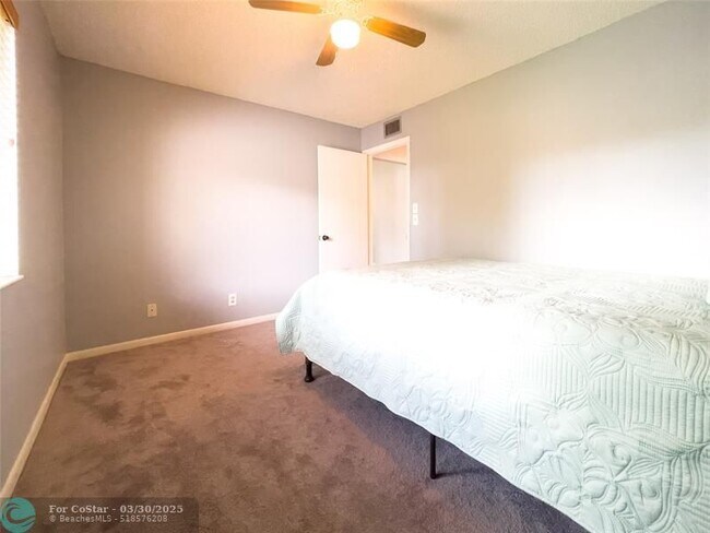 Building Photo - 340 Knotty Pine Cir