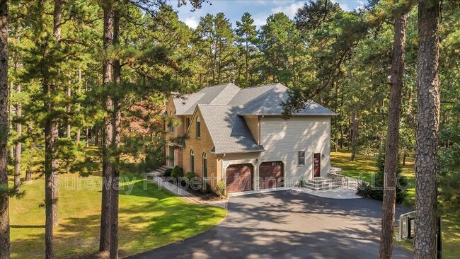 Building Photo - 1 Sweet Gum Ct
