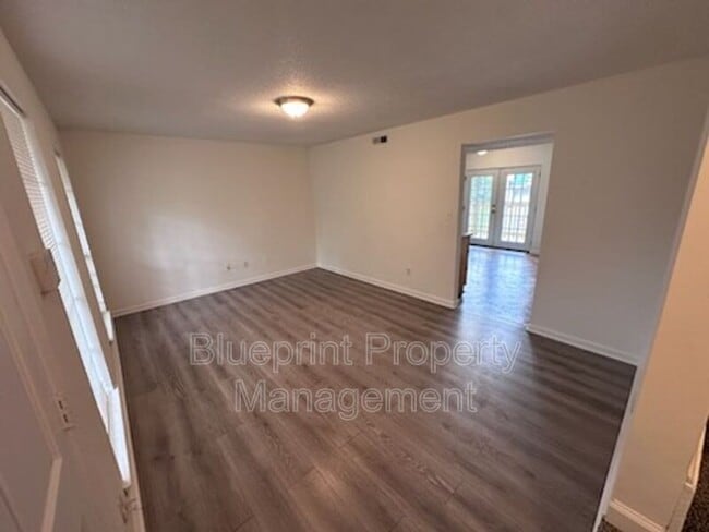 Building Photo - 1722 6th Pl Cir NW