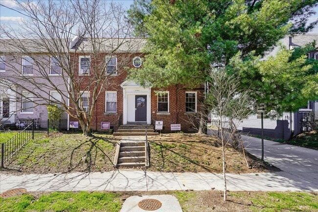 Building Photo - 3944 7th St NE