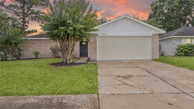 Building Photo - 10622 Highland Woods Dr