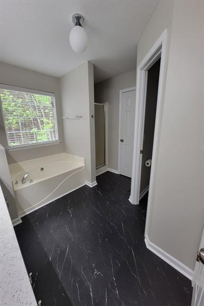 Building Photo - 3110 Crest Ridge Cir SW