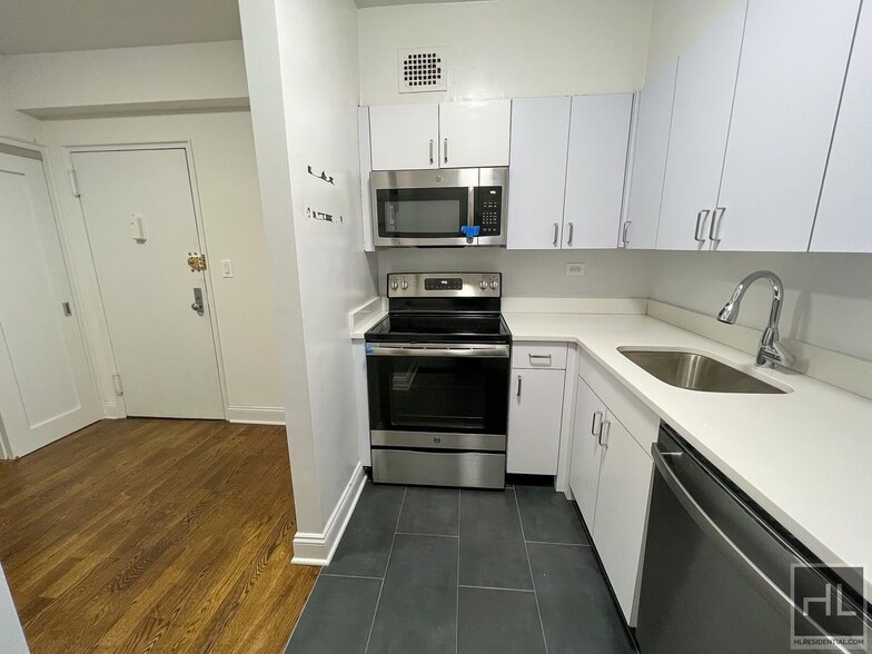 Primary Photo - EAST 69 STREET