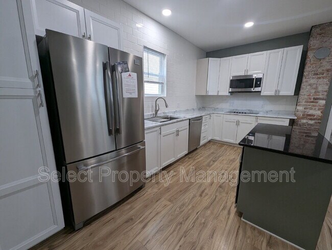 Building Photo - 603 Lavina St