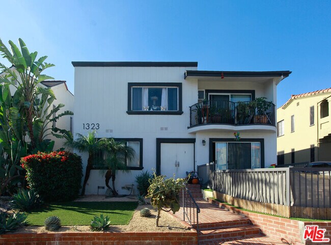 Building Photo - 1323 Ridgeley Dr