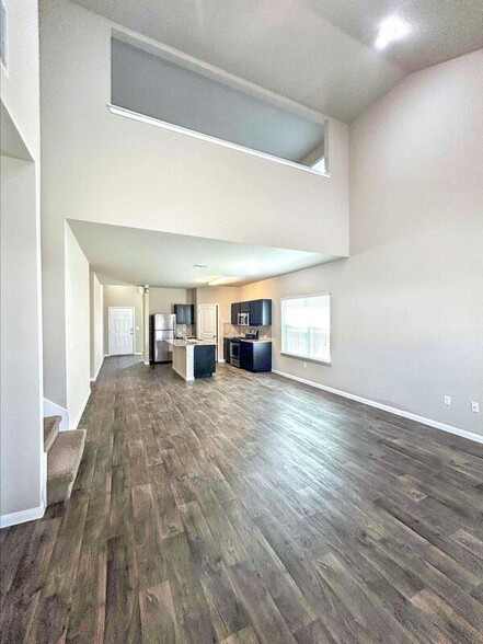 Building Photo - 215 Cibolo Creek Dr