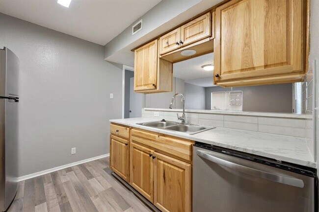 Building Photo - 6805 Blue Dawn Trail