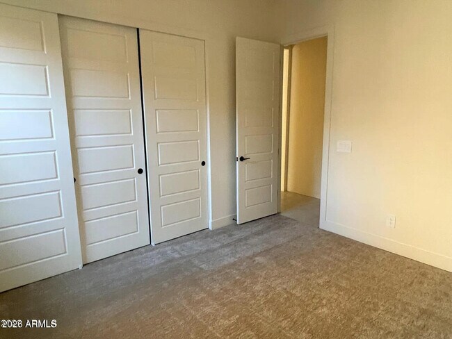 Building Photo - 9273 W Country Club Trail