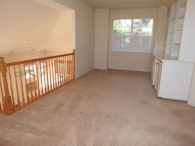 Building Photo - Beautiful Granite Bay Home in Gated Community