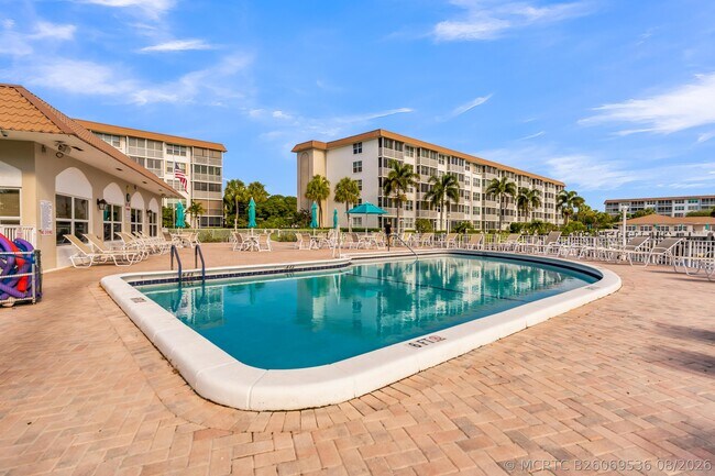 Building Photo - 931 Gardenia Dr