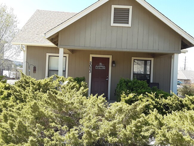 Building Photo - 2023 Willow Lake Rd