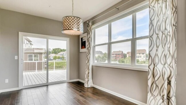 Building Photo - Perfect 5 bedroom count Home in Plymouth