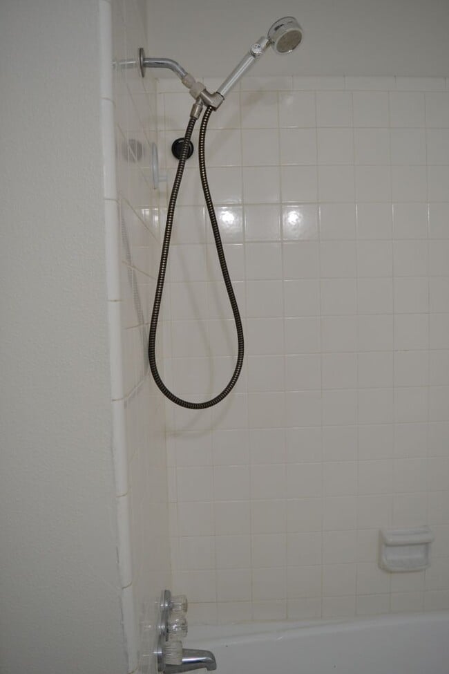 Building Photo - 222 Mary St