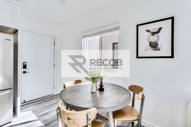 Building Photo - 4506 Moraga Ave