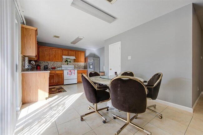 Building Photo - 14219 Beech Meadow Dr
