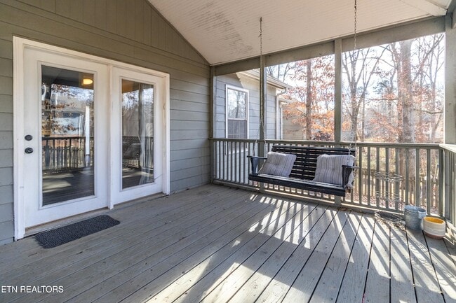 Building Photo - 1405 Wenlock Rd