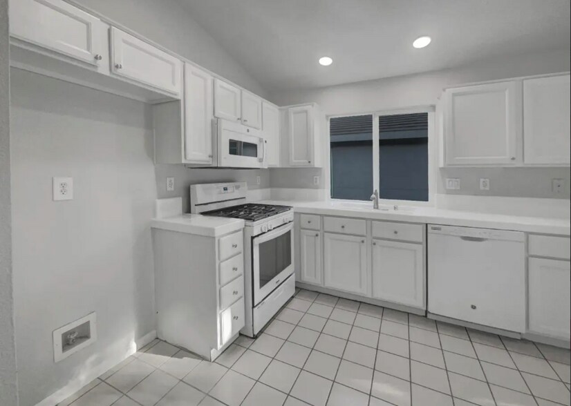 Building Photo - 1540 Pastal Way