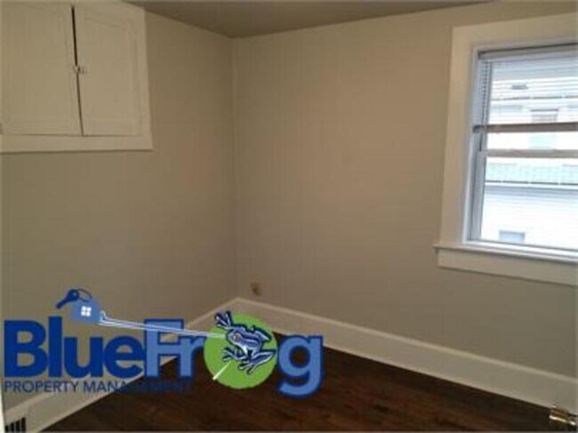 Building Photo - 907 Kellogg St