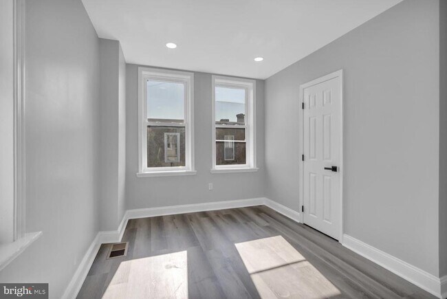 Building Photo - 119 S Redfield St