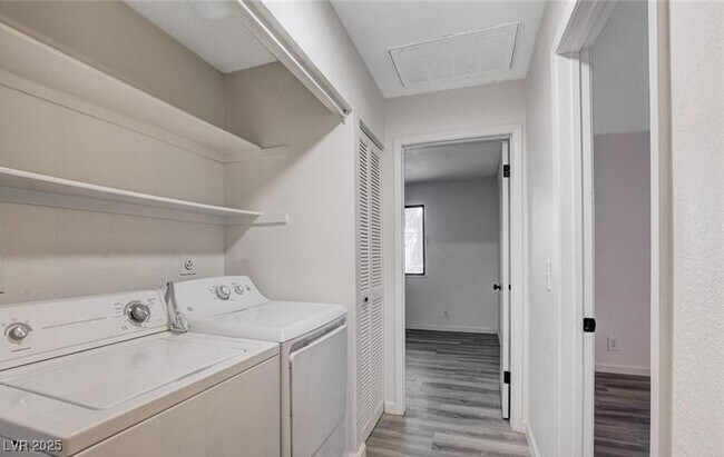 Building Photo - 5191 Caliente St