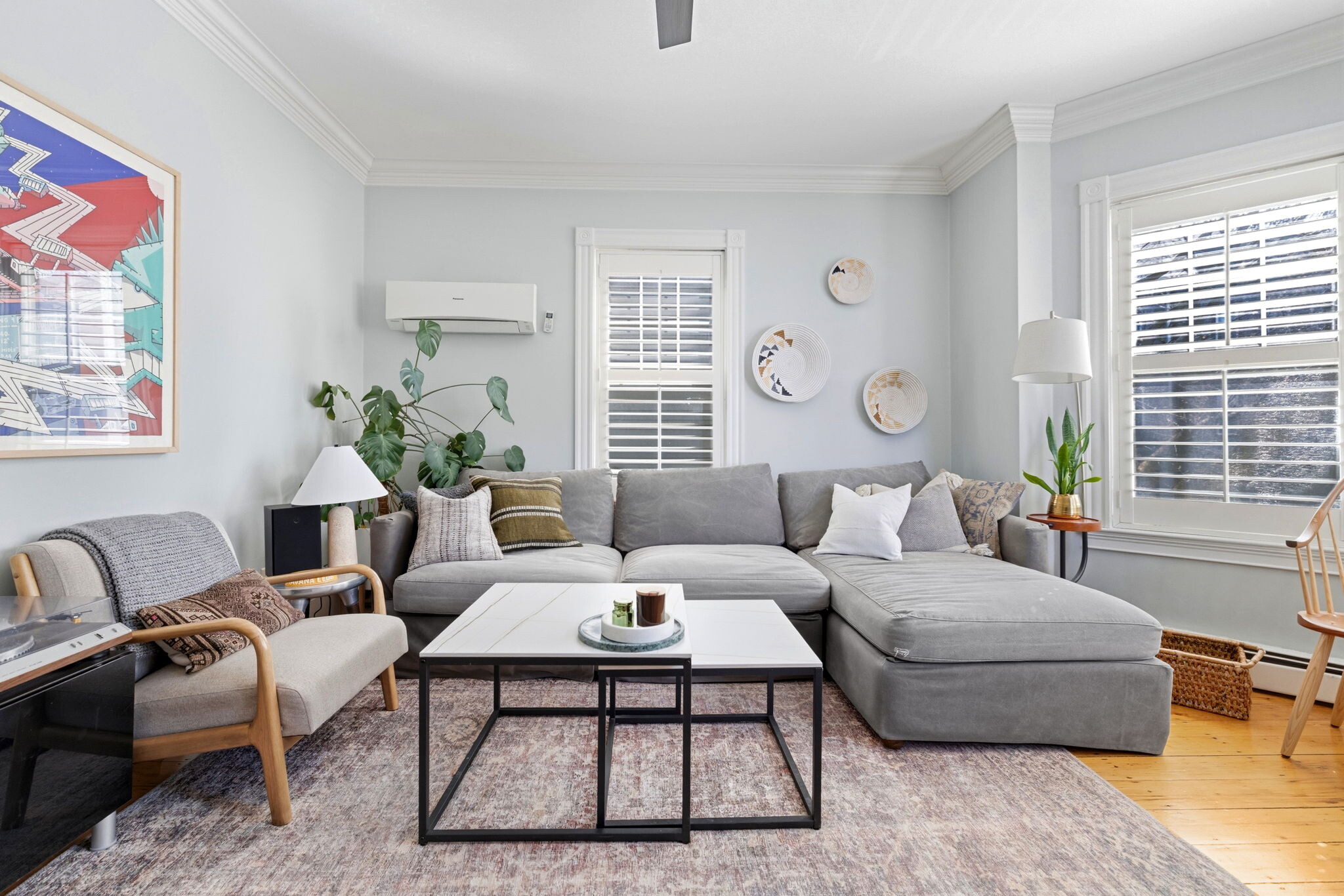 Building Photo - 722 E 2nd St