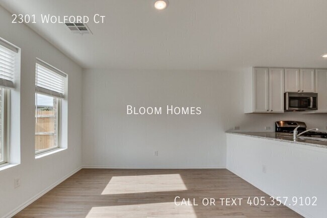 Building Photo - 2301 Wolford Ct