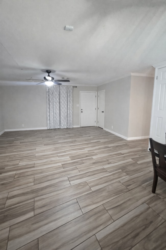 Building Photo - 1004 Starlite Dr