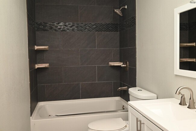 Building Photo - 1512 Parkdale Dr