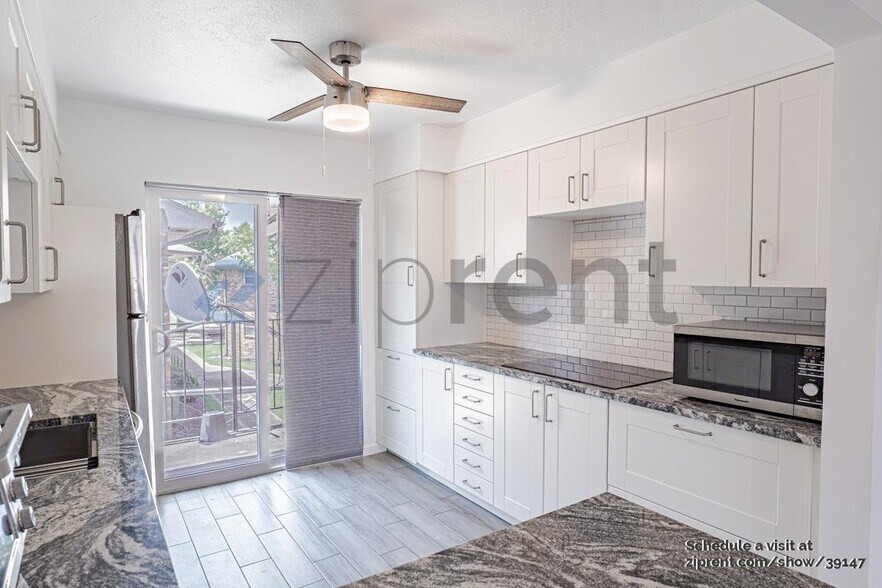 Building Photo - 8087 Meadow Rd