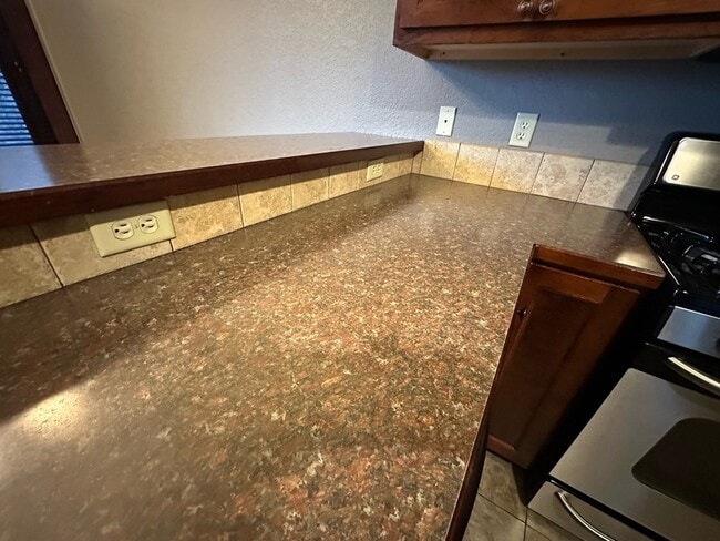 Building Photo - 201 E Main St