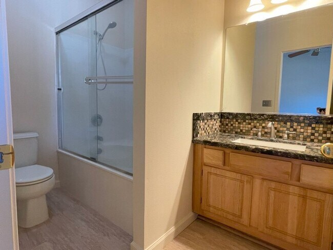 Building Photo - South Reno Tanamera Two Bedroom Upstairs Condo