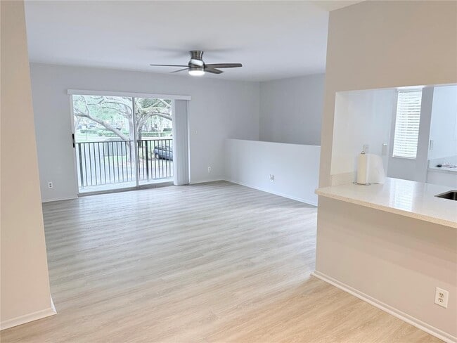 Building Photo - 117 Gardens Dr