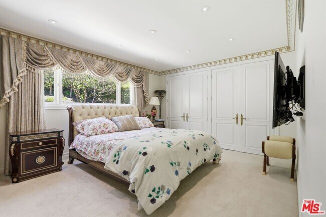 Building Photo - 1831 Loma Vista Dr