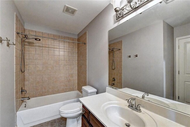 Building Photo - 5570 Viewpoint Ct