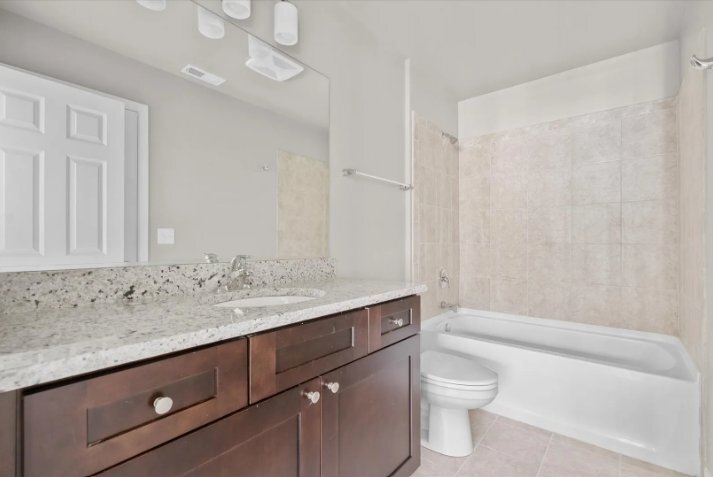 Building Photo - 713 Verandah Dr