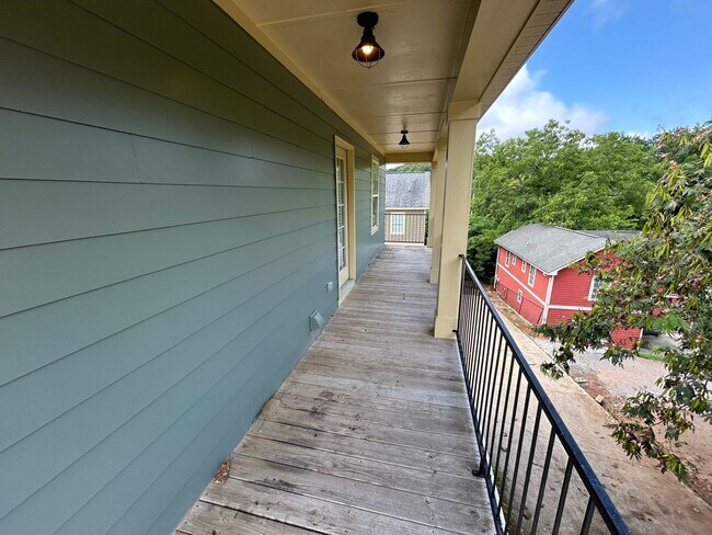 Building Photo - 227 Madison Heights