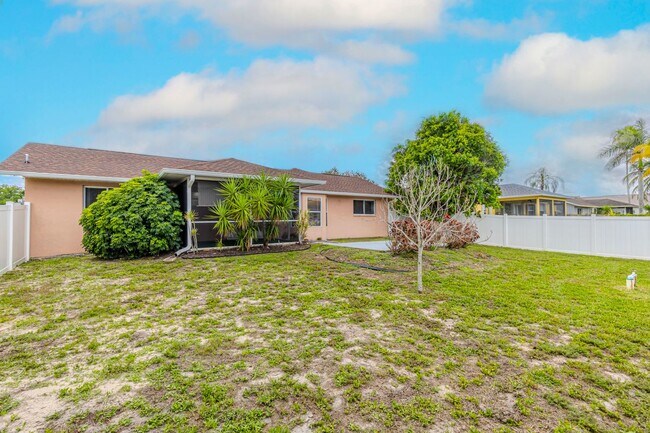 Building Photo - 9084 Caloosa Rd