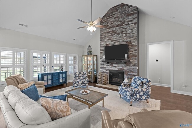 Building Photo - 112 Summer Walk Ln