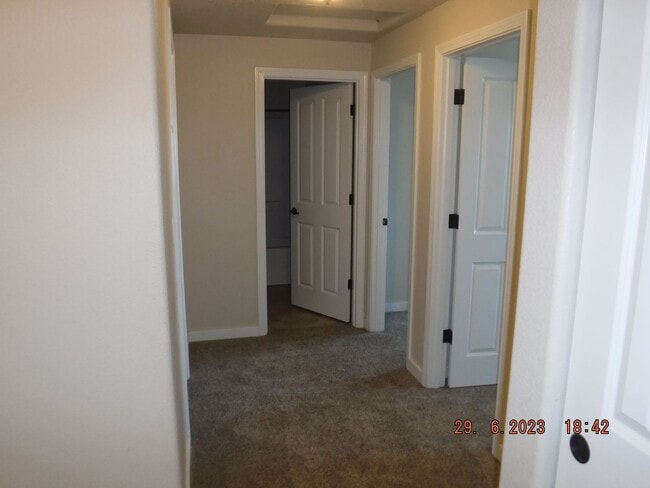Building Photo - Nice 3 Bedroom townhouse in E Medford